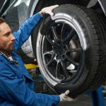 Reifenwechsel ohne Rückenschmerzen mit Elevah Tires